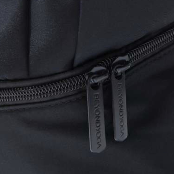 💖HP💖 NWT Beyond Yoga Convertible Gym Bag - Picture 5 of 7